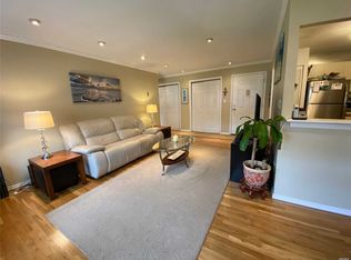 328 Lakeland Ave APT 1H, Sayville, NY 11782