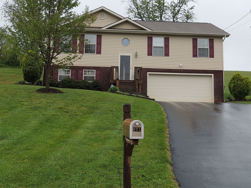1st image of 621 Willow Ct