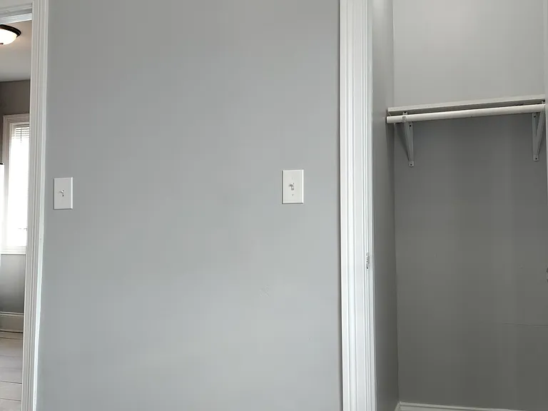 7408 S Eberhart Ave #1R — Photo 9