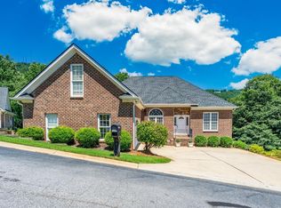9 Belle Terre Ct, Greenville, SC 29609