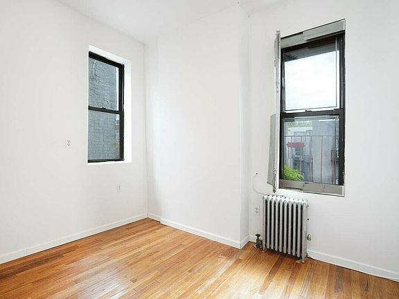 3rd image of 160 E 107th St APT 7