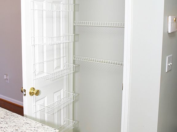 Kitchen pantry