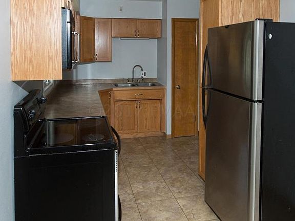 5th image of 513 2nd Ave E