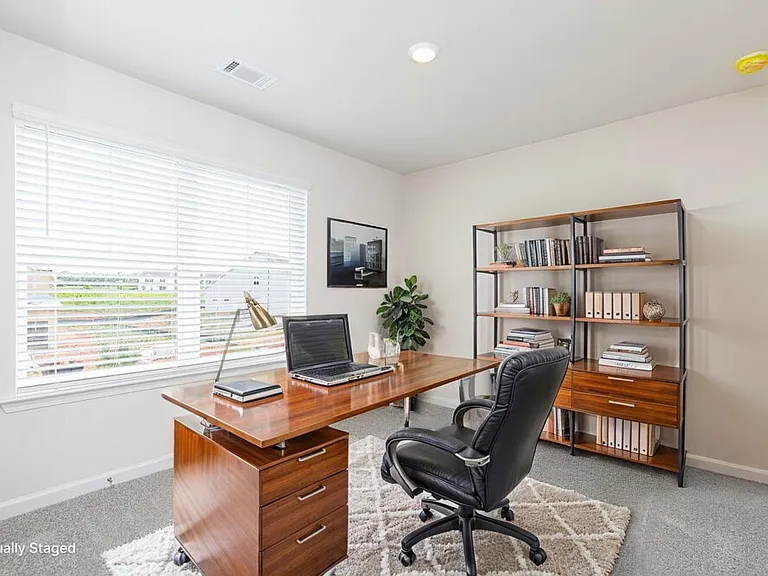 703 Berkeley Dr — Photo 15