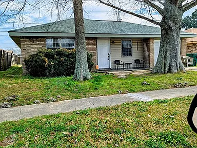 2112 Tiffany Dr — exterior photo