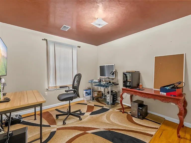 23 Chester Ave #2 — Photo 11