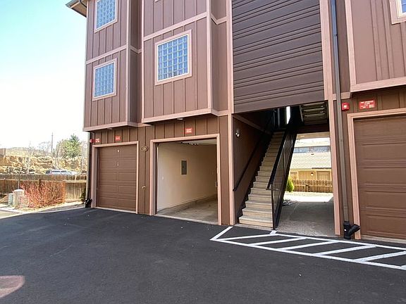2nd image of 139 NW Revere Ave #2