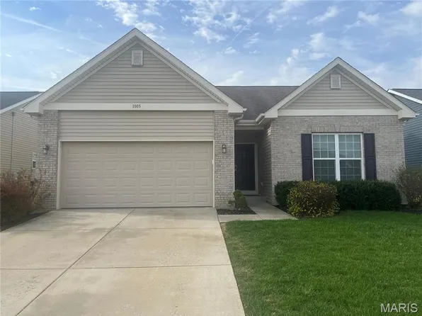 1005 Koenig Dr, Godfrey, IL 62035