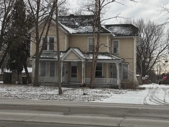 304 E Burlington Ave, Fairfield, IA 52556