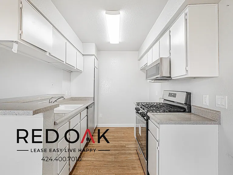 10346 Commerce Ave #7 — Photo 2
