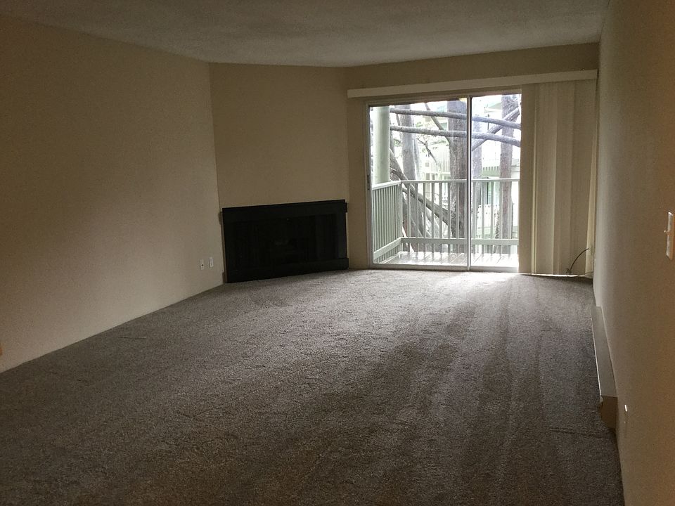 1st image of 359 Half Moon Ln APT 207