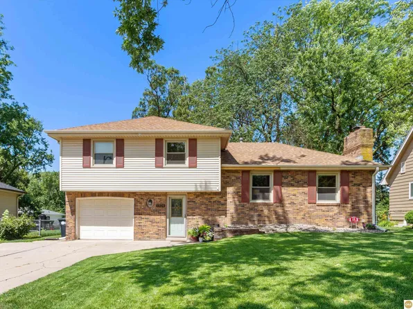 5324 S 106th St, Omaha, NE 68127