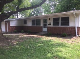 1320 Paddock Dr, Florissant, MO 63033