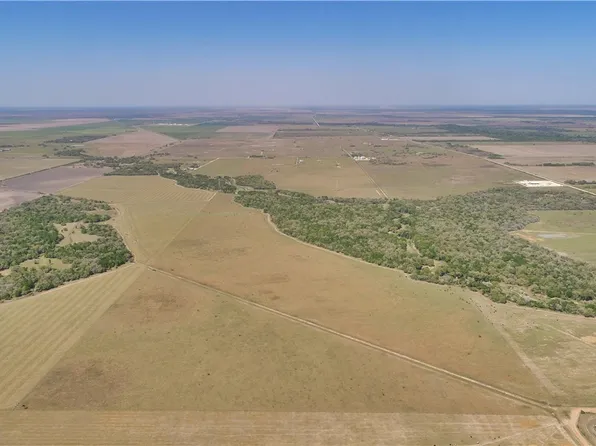 1793 County Road 402, Edna, TX 77957