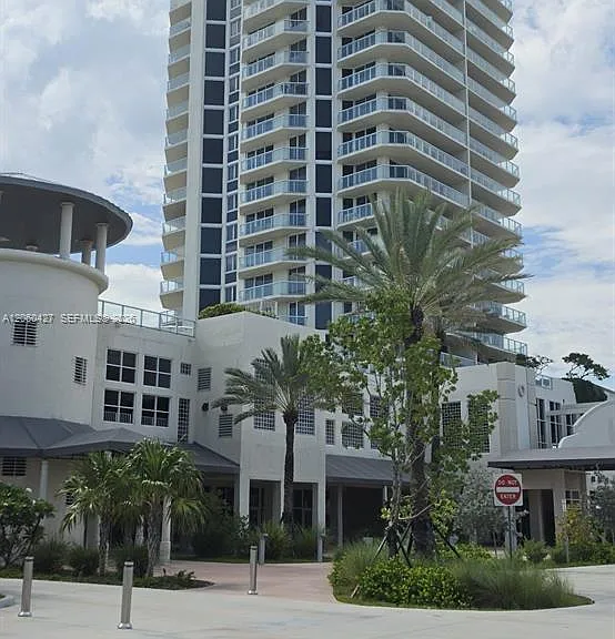 7330 Ocean Ter #22-B — Photo 1