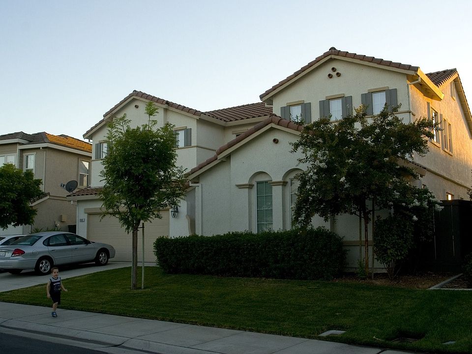 1st image of 240 Vista Cove Cir