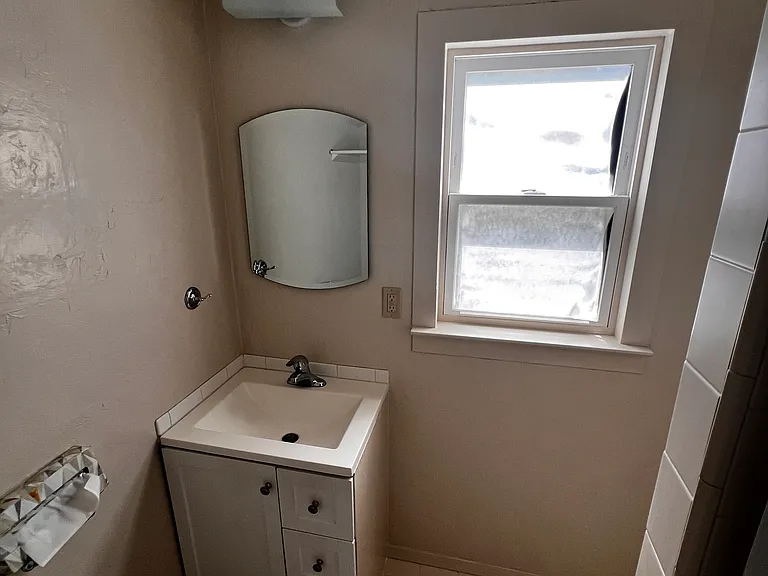 Bathroom vanity