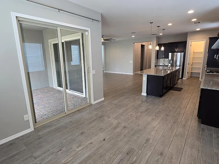 18351 W Mercer Ln — Photo 29