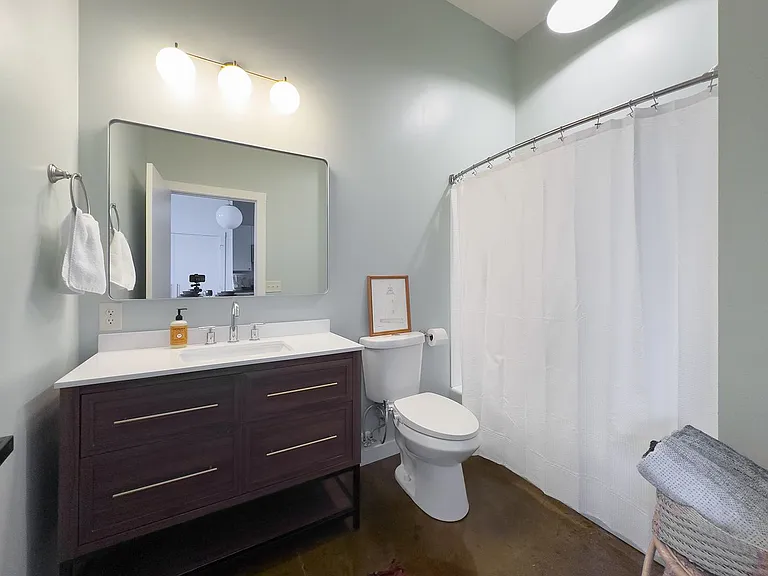 510 S College St — Photo 10