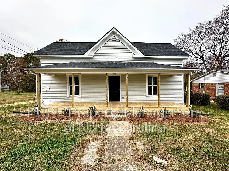 213 Irma Ave — Photo 3