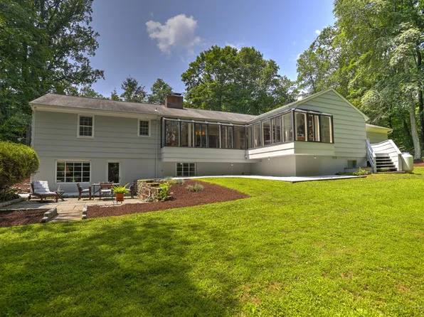 22 Timber Ln, Westport, CT 06880