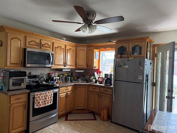 2nd image of 22 Longview Ave