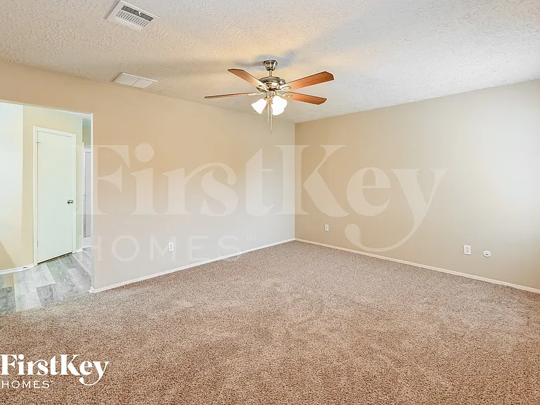 1518 Washington Dr — Photo 7