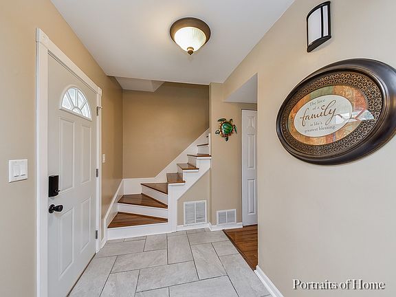 4th image of 29W443 Candlewood Ln