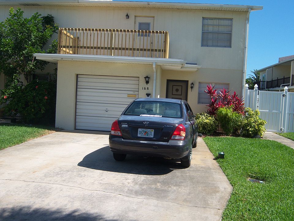 front view, dbl driveway