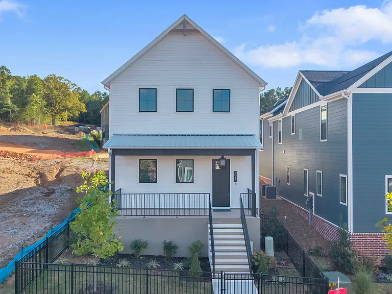 2047 E Little Crew Dr — Photo 2