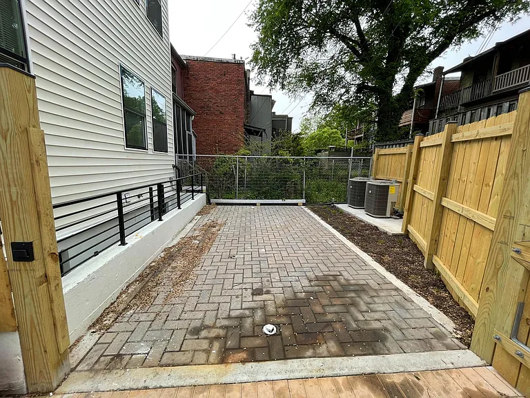 75 Florida Ave NW #4 — Photo 38