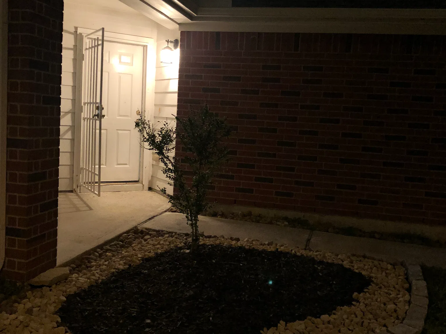 4 bed, 2.5 bath, 1838 sqft, $2,100 — Photo 4