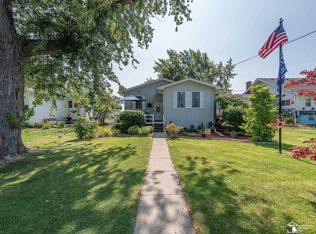 3030 Lakeshore Dr, Monroe, MI 48162