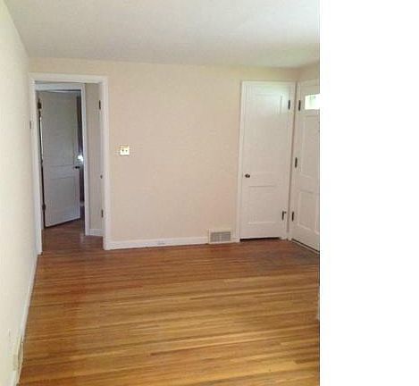 5th image of 45 Newport Ave