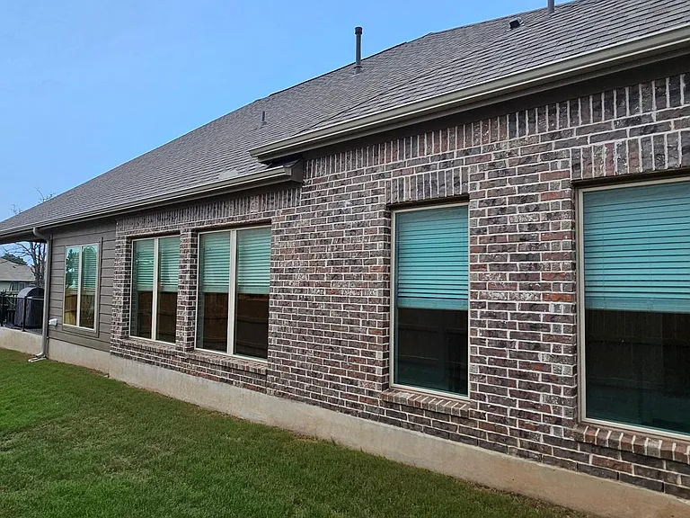 Spacious side yard