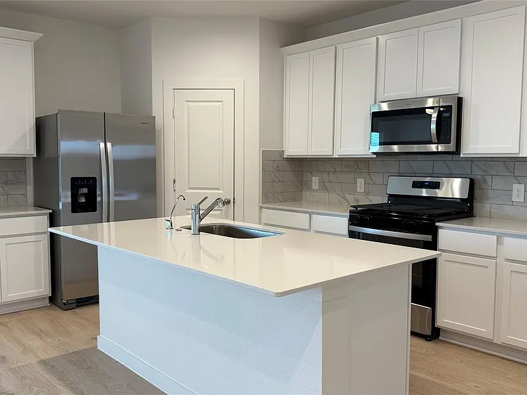 3934 Winterbourne Way — Photo 4