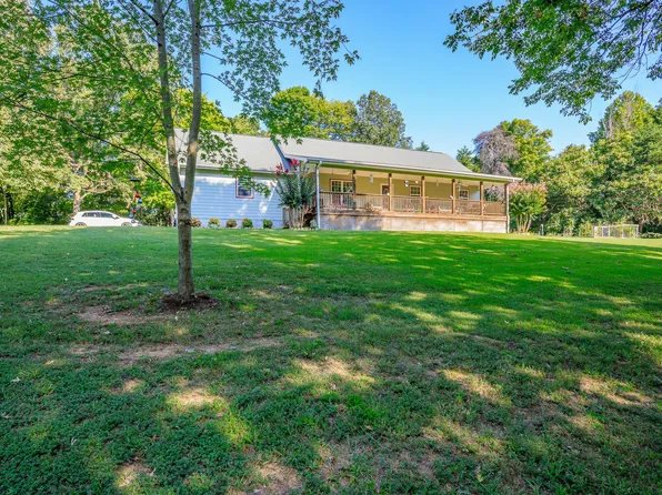 711 Mission Ridge Rd, Rossville, GA 30741