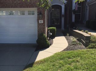 317 Shadow Ridge Dr, Highland Heights, KY 41076