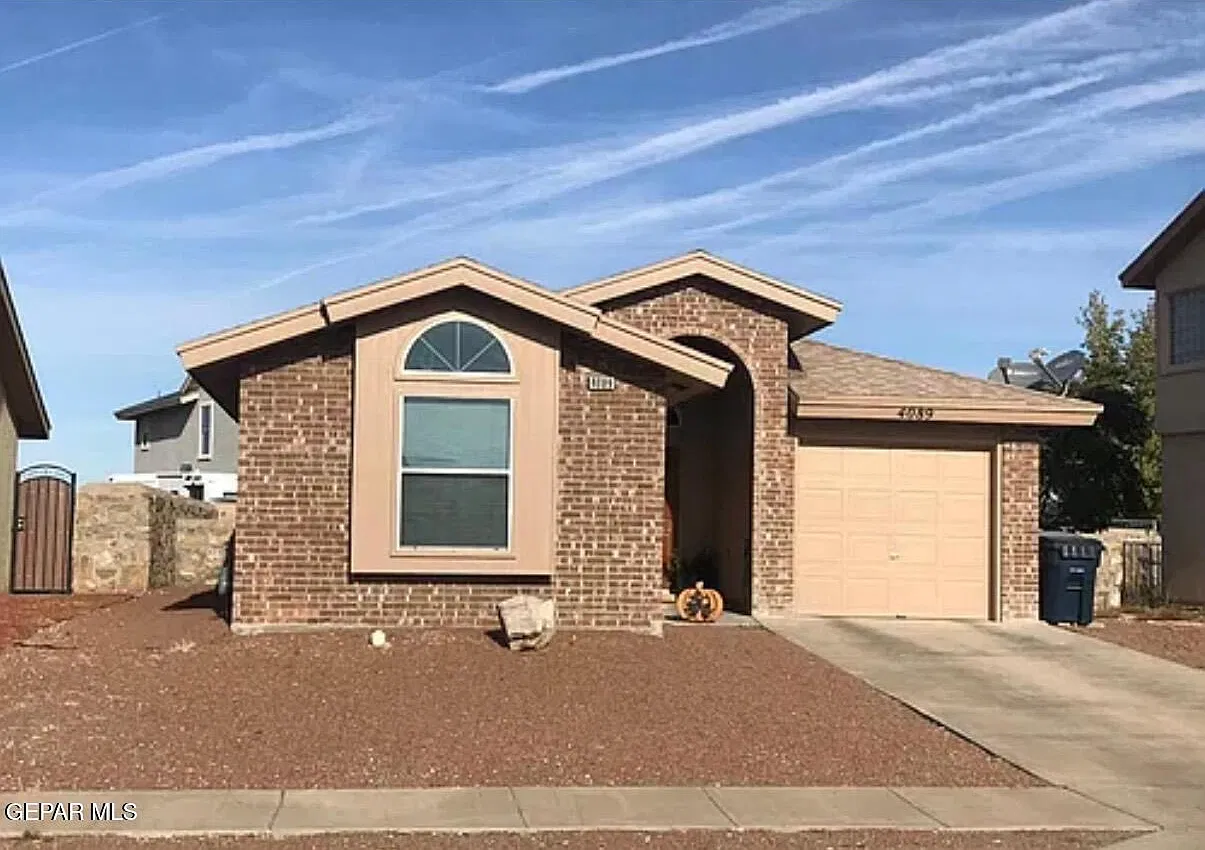3 bed, 2.0 bath, 1081 sqft, $1,475 — Photo 1
