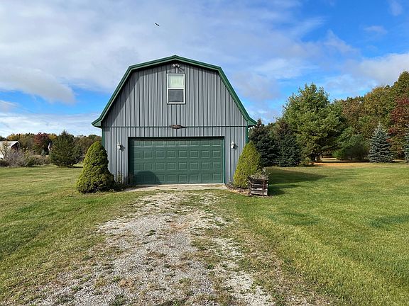 3rd image of 710 Conrad Rd