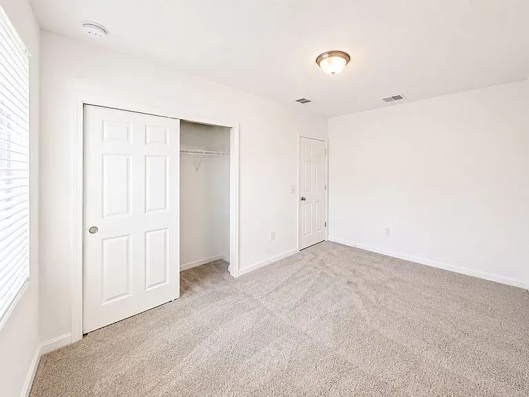 2404 White Tail St — Photo 11