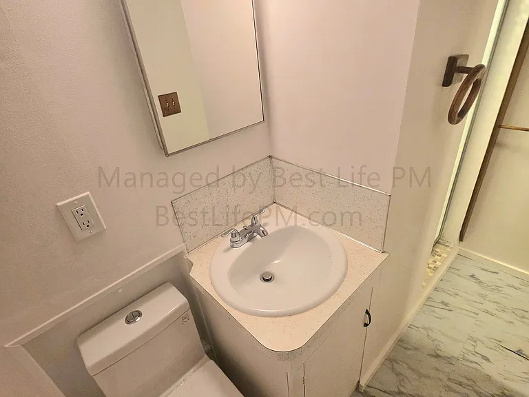 4526 NE 77th Ave — Photo 33