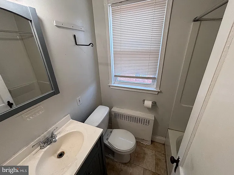 2420 Cedar Ln #2 — Photo 8