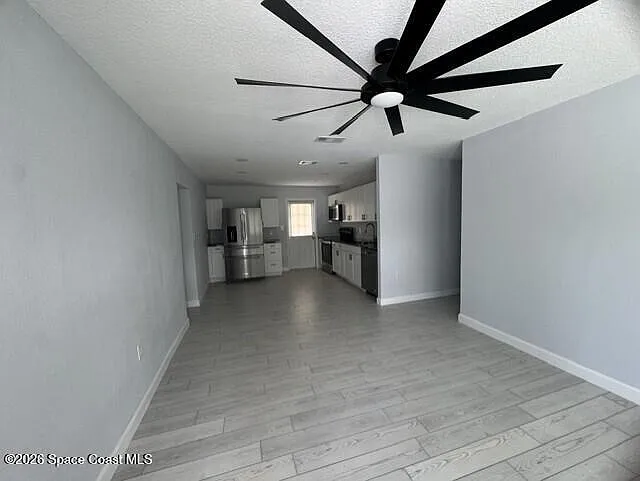 2137 Canterbury Ln — Photo 9