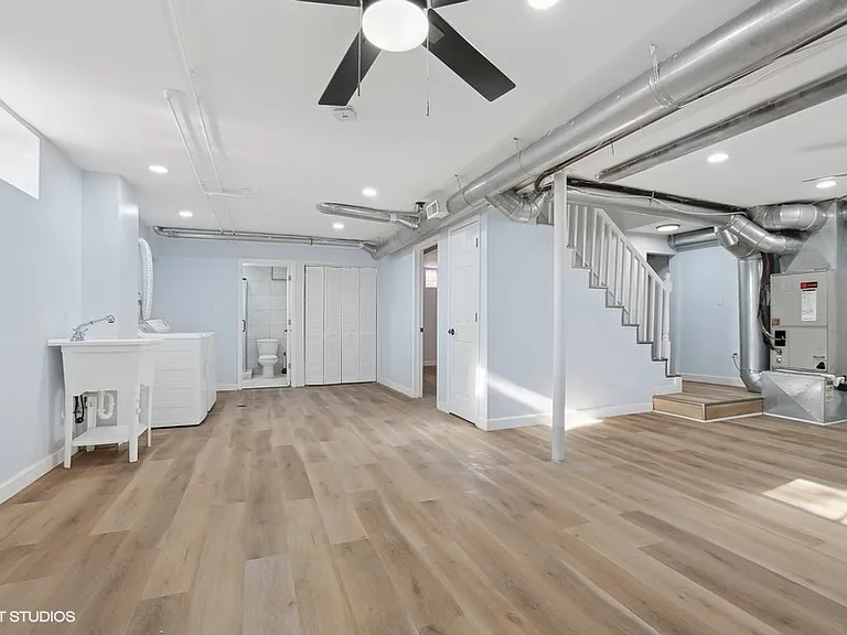 1001 Oakton St — Photo 23