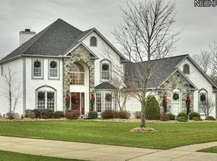 2620 Deerfield Dr, Avon, OH 44011