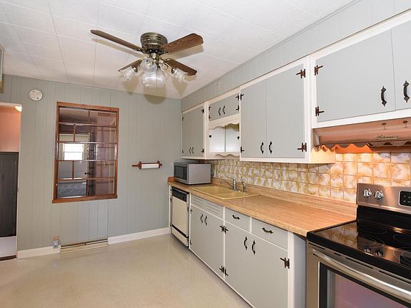 3rd image of 206 Belmont AVENUE