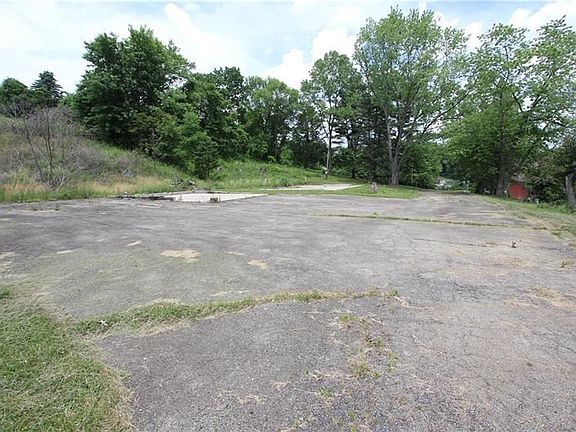 5th image of 2021 Foxwood Dr