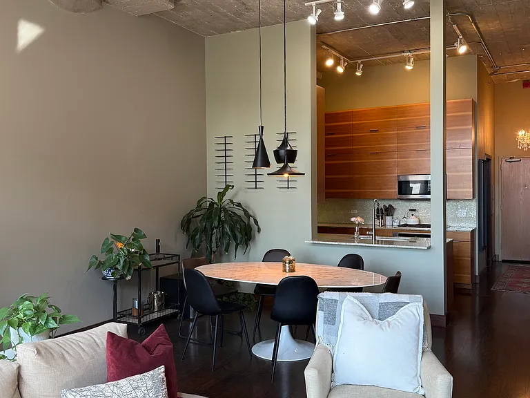 320 E 21st St #411 — Photo 6