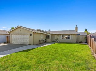 11 Saint Charles Pl, Salinas, CA 93905